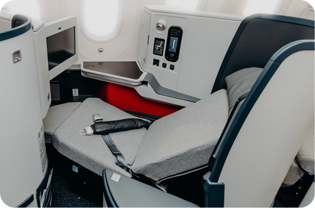 Pasajera tomando bebida